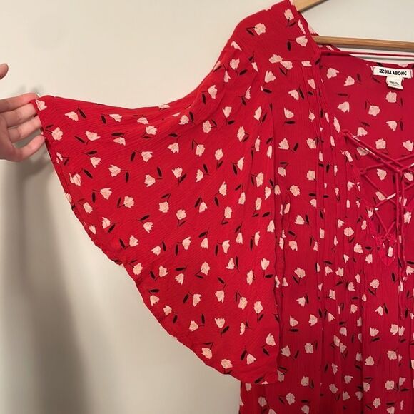 Billabong Flowy Tie Neck Red Floral Top Medium - Picture 6 of 9